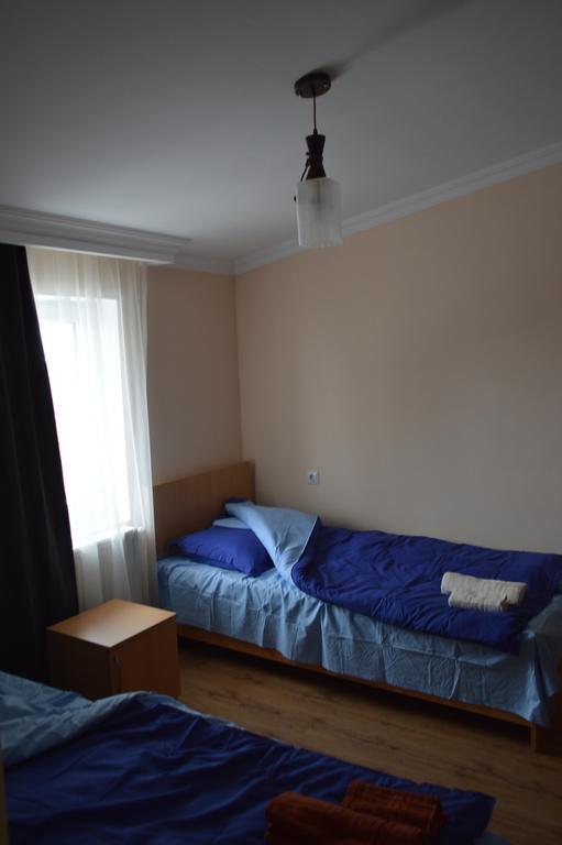 Guest House Qubi Stepantsminda Exterior photo