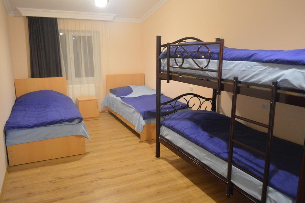 Guest House Qubi Stepantsminda Exterior photo