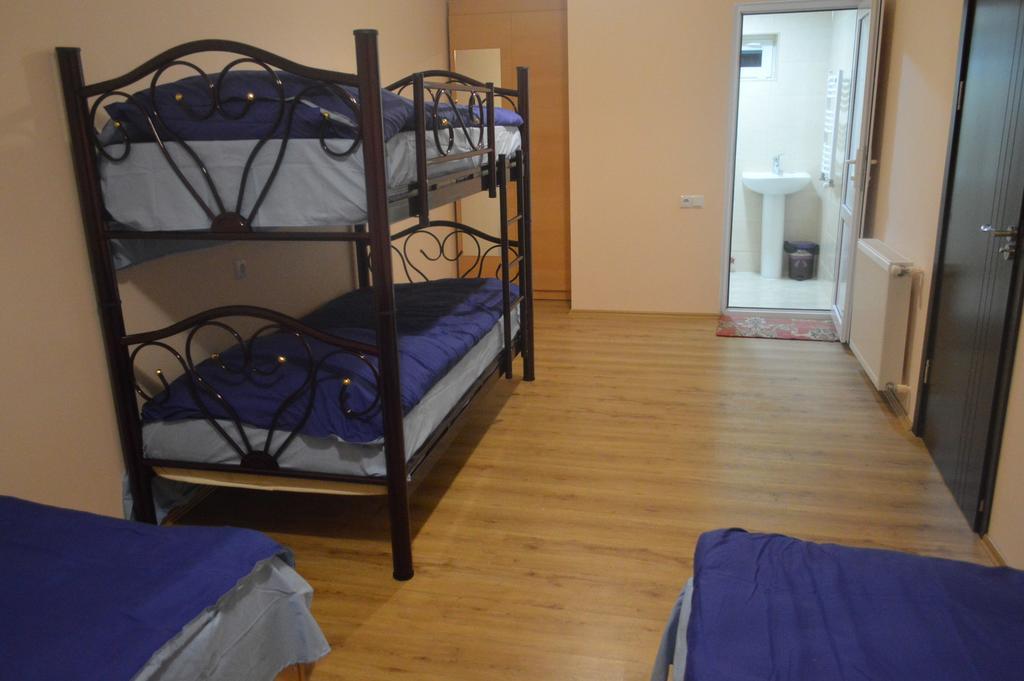 Guest House Qubi Stepantsminda Exterior photo