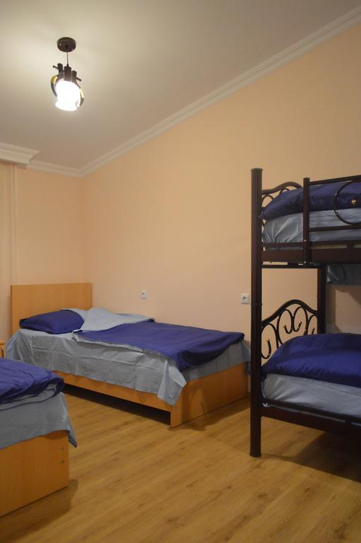 Guest House Qubi Stepantsminda Exterior photo