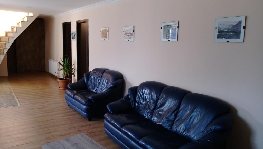 Guest House Qubi Stepantsminda Exterior photo