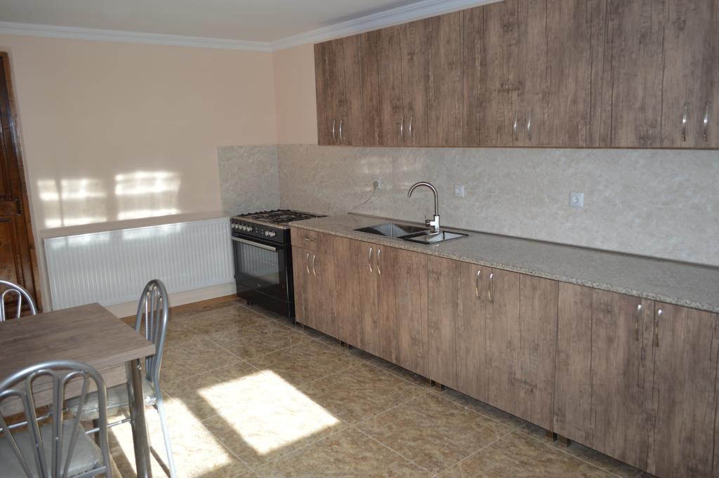 Guest House Qubi Stepantsminda Exterior photo