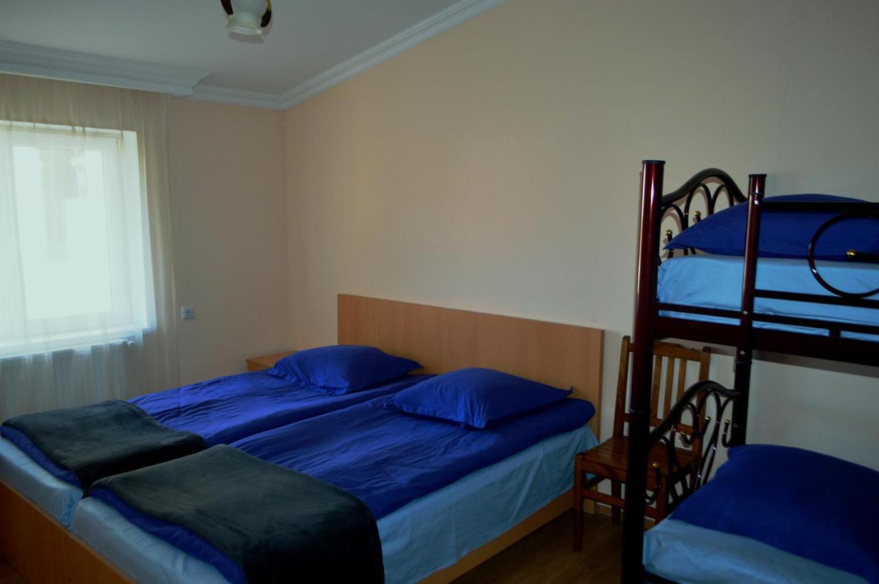 Guest House Qubi Stepantsminda Exterior photo
