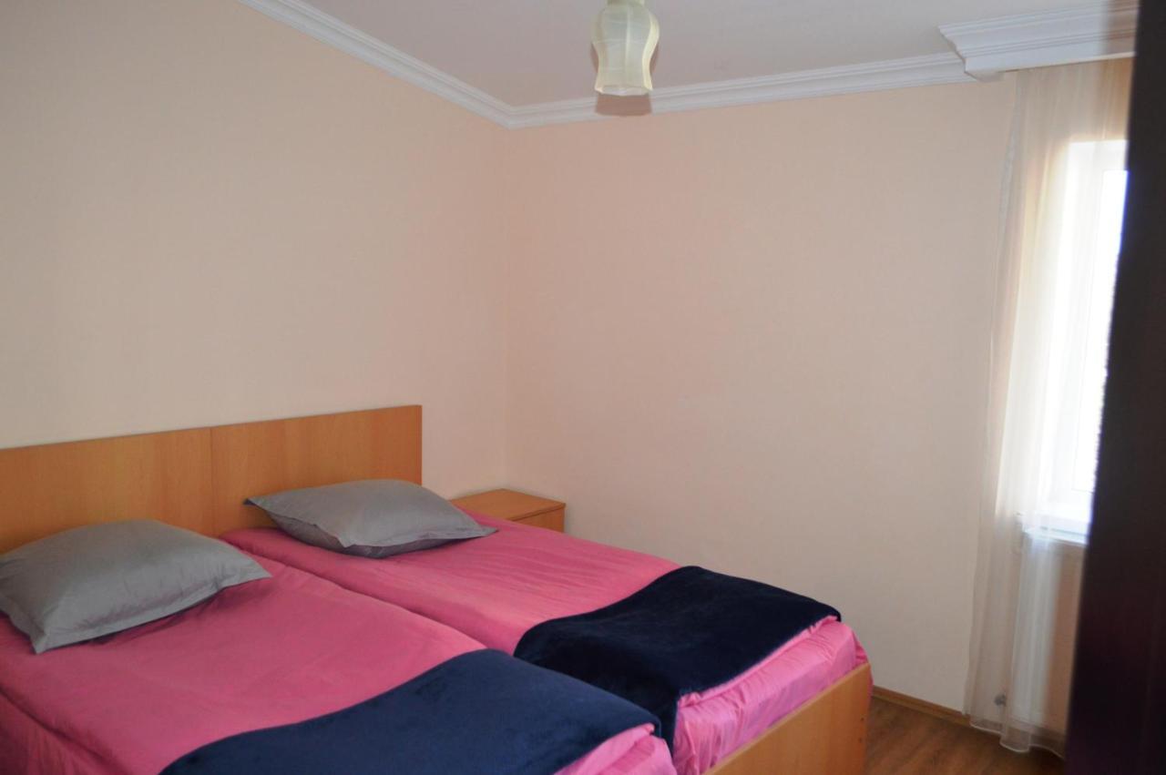 Guest House Qubi Stepantsminda Exterior photo